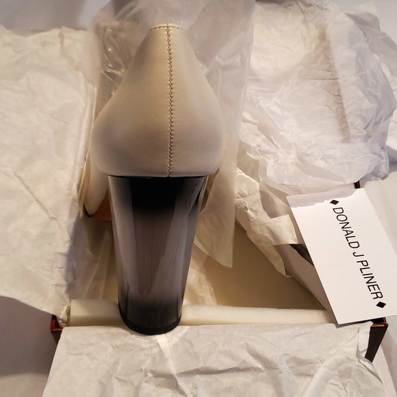 Donald Pliner New HADLEY Ombre Block Heel Pumps Shoes Leather Off-White Women's - Picture 7 of 13
